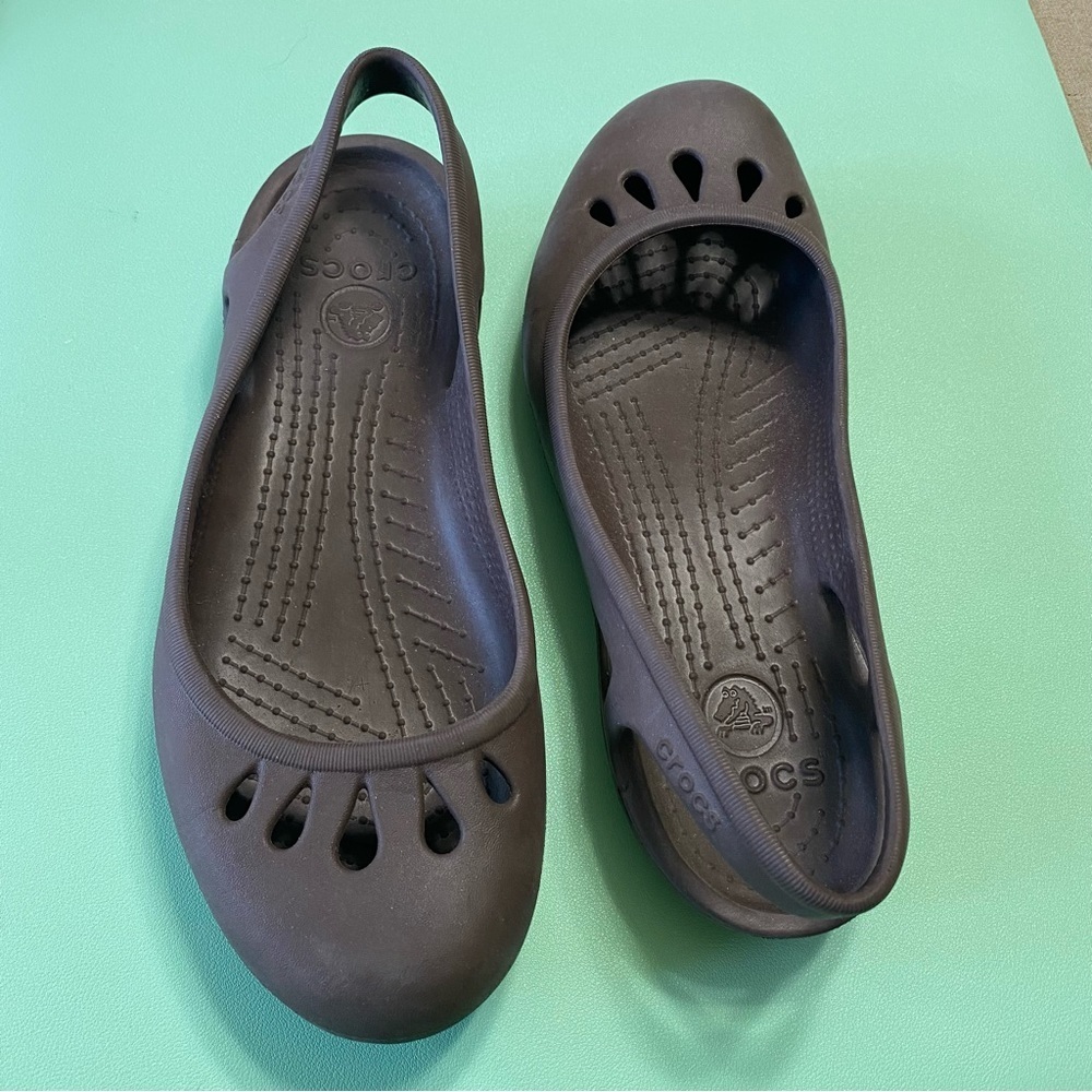 CROCS Iconic Comfort Jelly Summer Flat Sandals in Brown Size 9